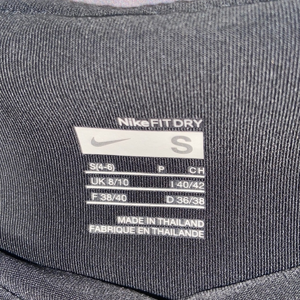 Nike Crops - Picture 4 of 5